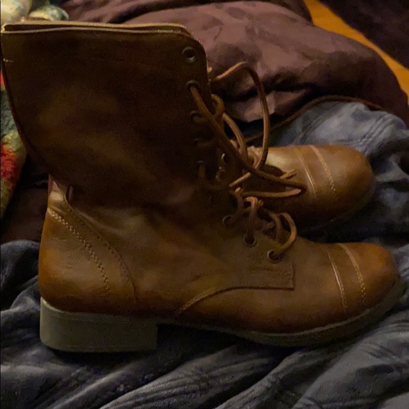Brash Shoes - Brown tie up boots size 7 Brash Shoes - Brown tie up boots size 7
